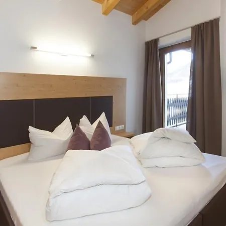 Falkner Ζόλντεν