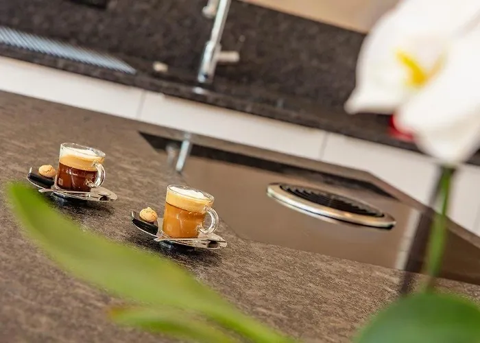 福克纳公寓 公寓 *